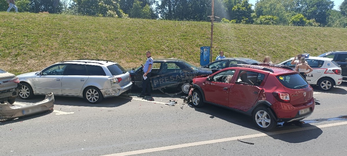 Fotó: Közlekedési baleset történt a Transilvania sugárúton. Nyolc autó összetört
