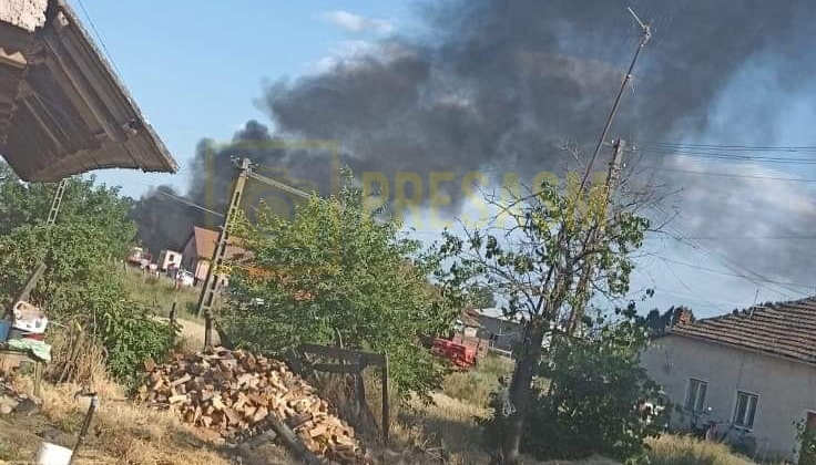 FOTO. Incendiu la o fabrică din județul Satu Mare. Un angajat a dat foc din greșeală
