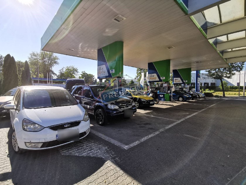LISTĂ. Prețurile carburanților continuă să scadă în Satu Mare. Motorina scade sub 9 lei, benzina scade spre 8 lei