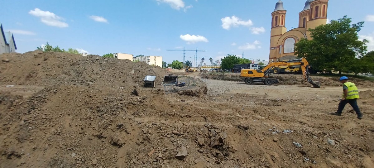 FOTOGALERIE. Se construiește un sens giratoriu uriaș în Micro 17, municipiul Satu Mare