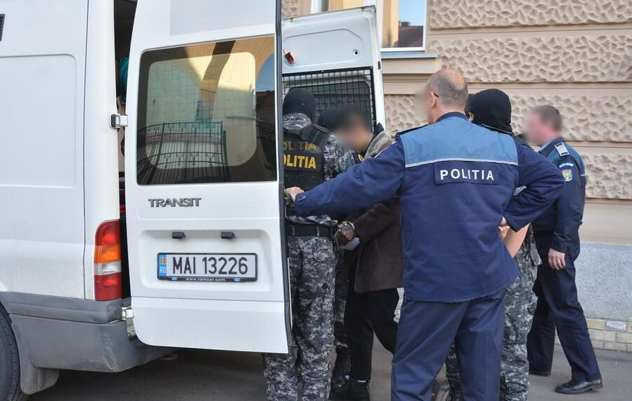 Sătmărean lăsat fără coletele de zeci de mii de euro. Hoții, prinși rapid de polițiști