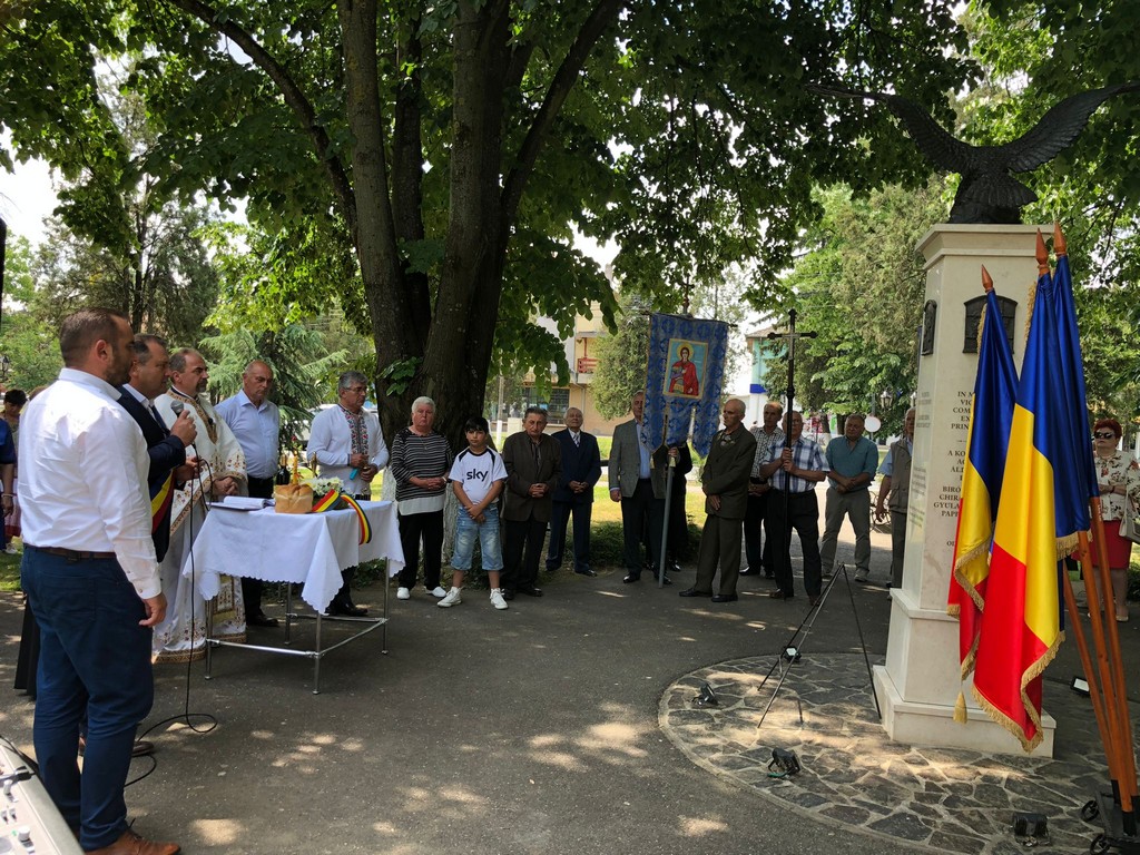 FOTO. Eroii țării, comemorați în comuna cu un puternic suflet românesc din județul Satu Mare