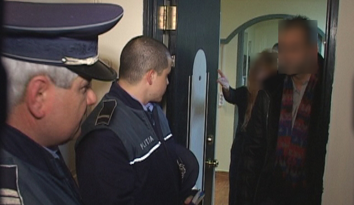 Socrul de coșmar din județ! Și-a terorizat nora și nepoții (1 și 5 ani) când soțul era la serviciu