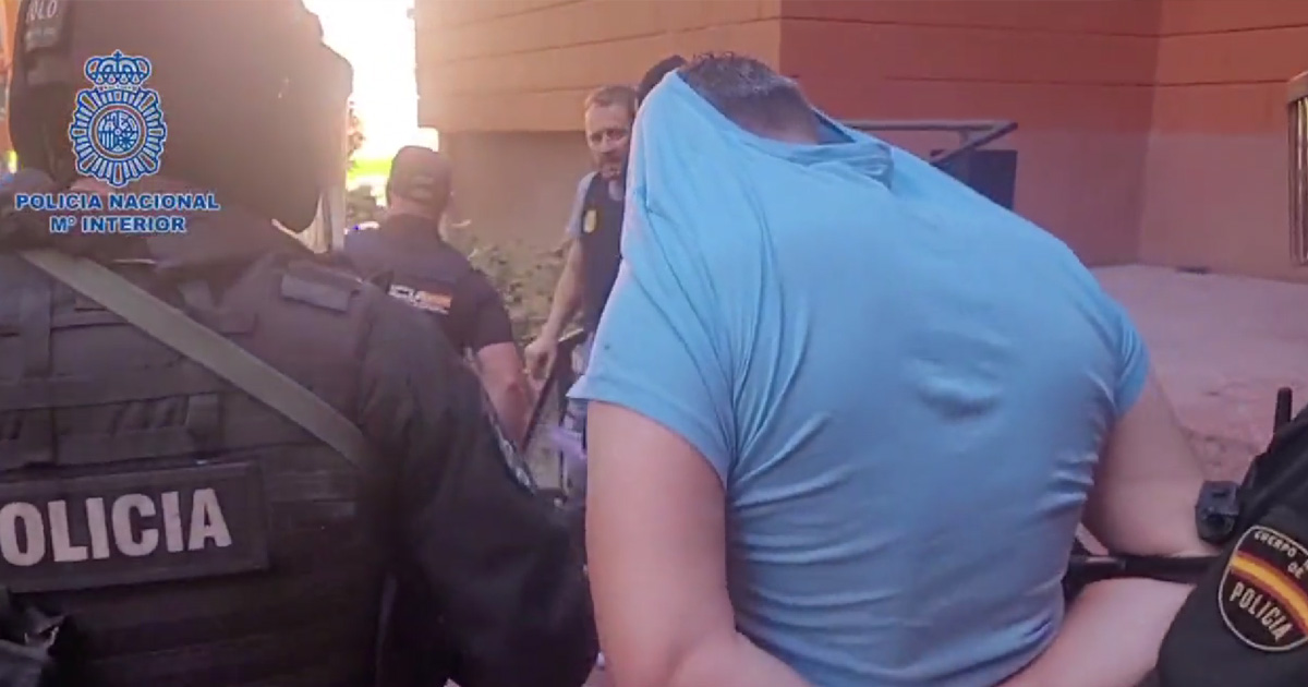 VIDEO. Un român a terorizat un oraș din Spania. Și-a sechestrat fetițele, a amenințat că le ucide și că aruncă blocul în aer