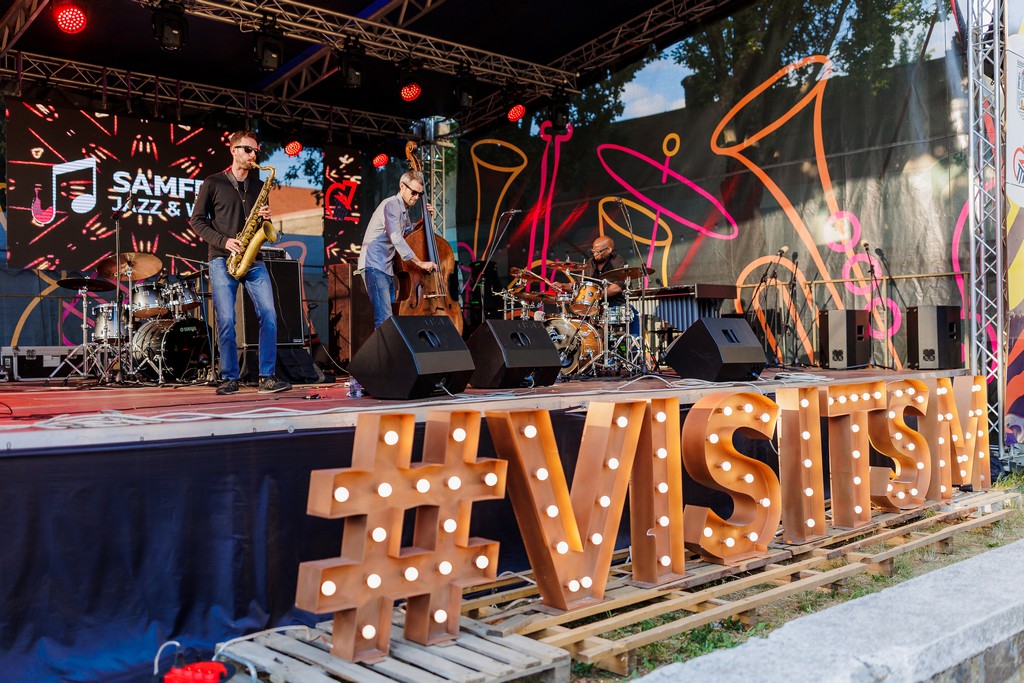 Sătmărenii, invitați la muzică jazz și vin. Samfest Jazz&amp;Wine se întoarce la Satu Mare, într-o nouă locație