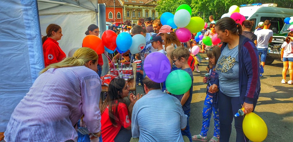 Autospeciale, câini de intervenție și surprize pentru copii, la evenimentul organizat de polițiști, pompieri și jandarmi în Satu Mare