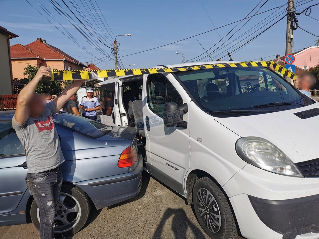 FOTO/VIDEO. Accident în lanț pe drumul Odoreului. O persoană a ajuns la spital