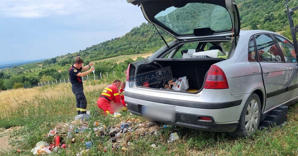 FOTO. Accident mortal în județul Satu Mare. Persoană călcată de propria mașină în cimitir