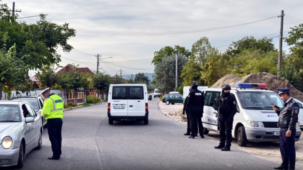 Tată și fiu (17 ani), condamnați împreună. Prinși în mașină, în flagrant, de Poliția Carei