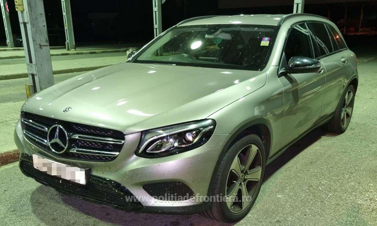FOTO. Lăsat fără bolid de frontieriștii sătmăreni. Mercedesul, căutat de proprietarul din Marea Britanie