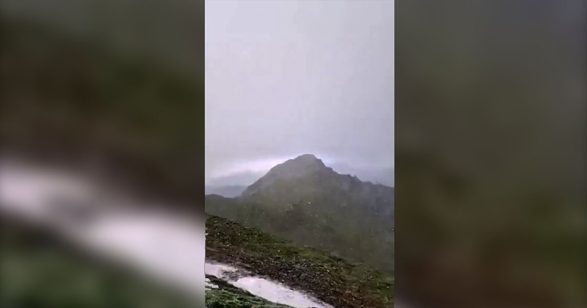 VIDEO. Vremea s-a răcit brusc. În Bucegi a nins în acestă dimineață