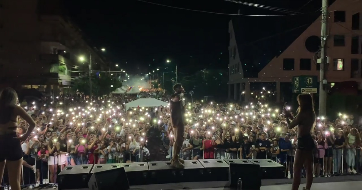 VIDEO. Show de zile mari la Negrești-Oaș. Dorian Popa a făcut senzație. Urmează Amna, Smiley și focuri de artificii