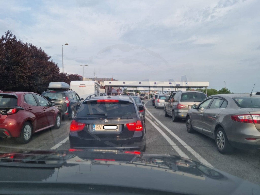 Crește traficul la vămi. Românii se întorc acasă de sărbători. Alții pleacă în concediu de Crăciun și Revelion