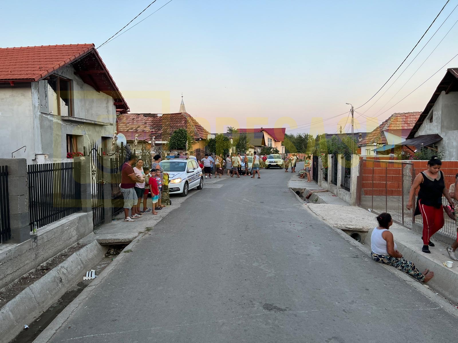 FOTO. Copil (4 ani) lovit de mașină în județul Satu Mare. Șoferul a fugit