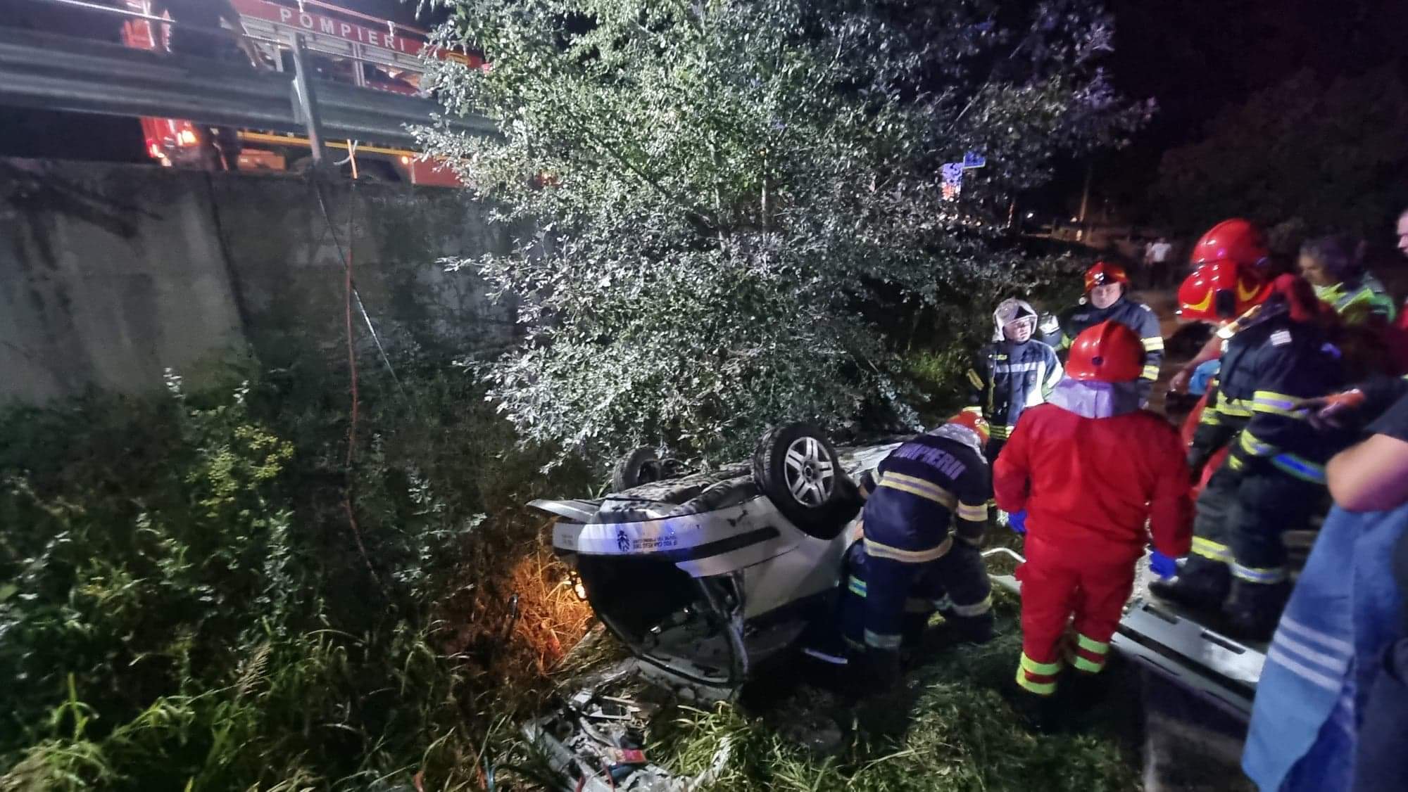 FOTO. O tânără sătmăreancă a zburat cu mașina zeci de metri! Accident între Carei și Satu Mare