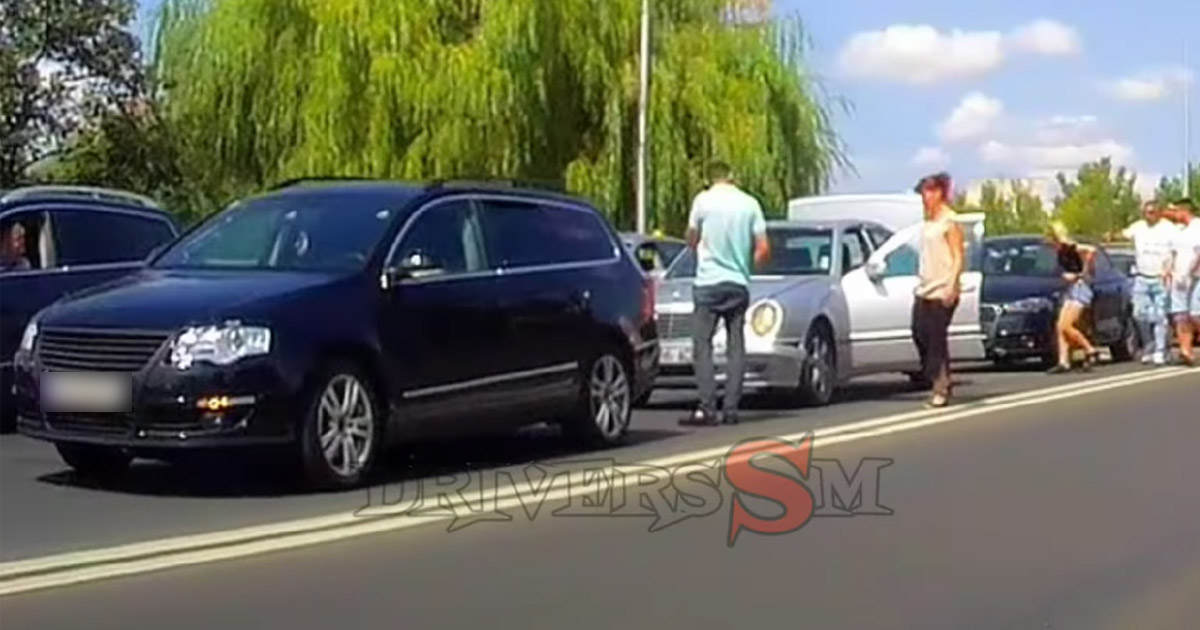 VIDEO. Accident în lanț pe Podul Decebal: patru mașini avariate și trafic restricționat parțial