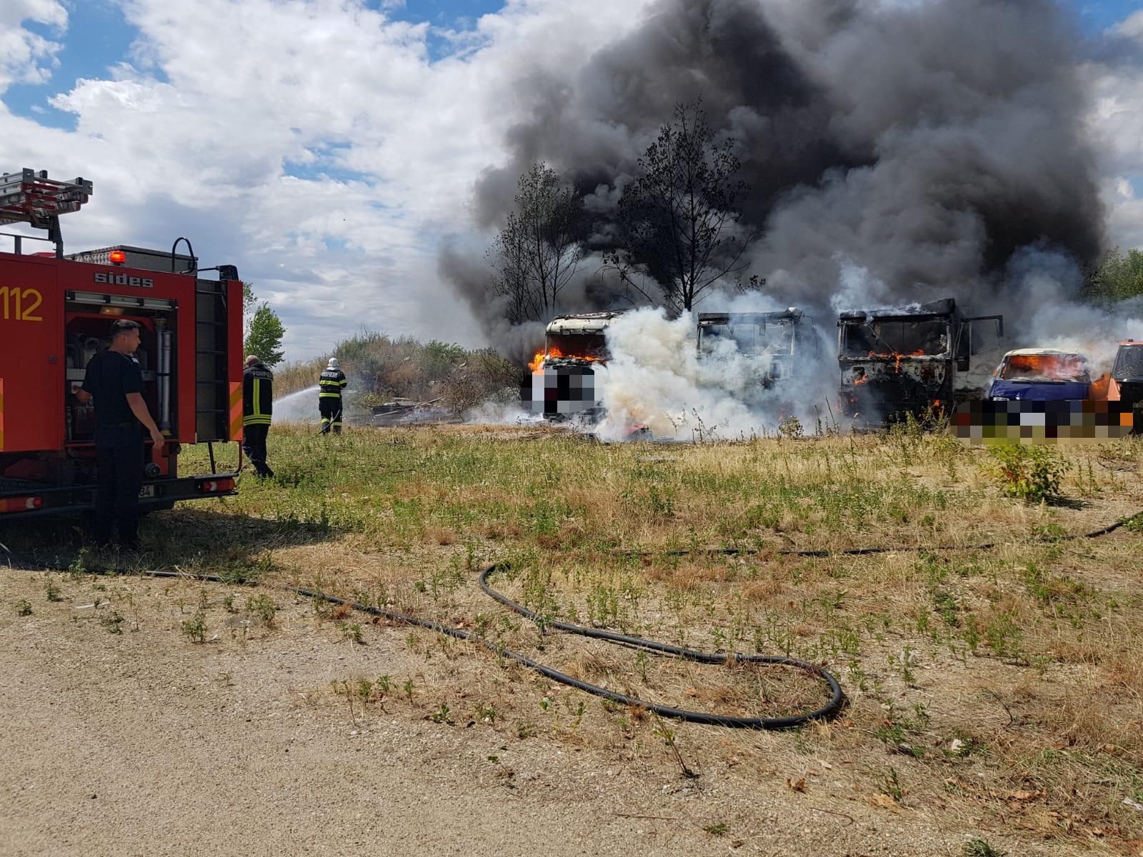 Fotógaléria. Kamionok és munkagépek égtek szénné Szatmárudvariban