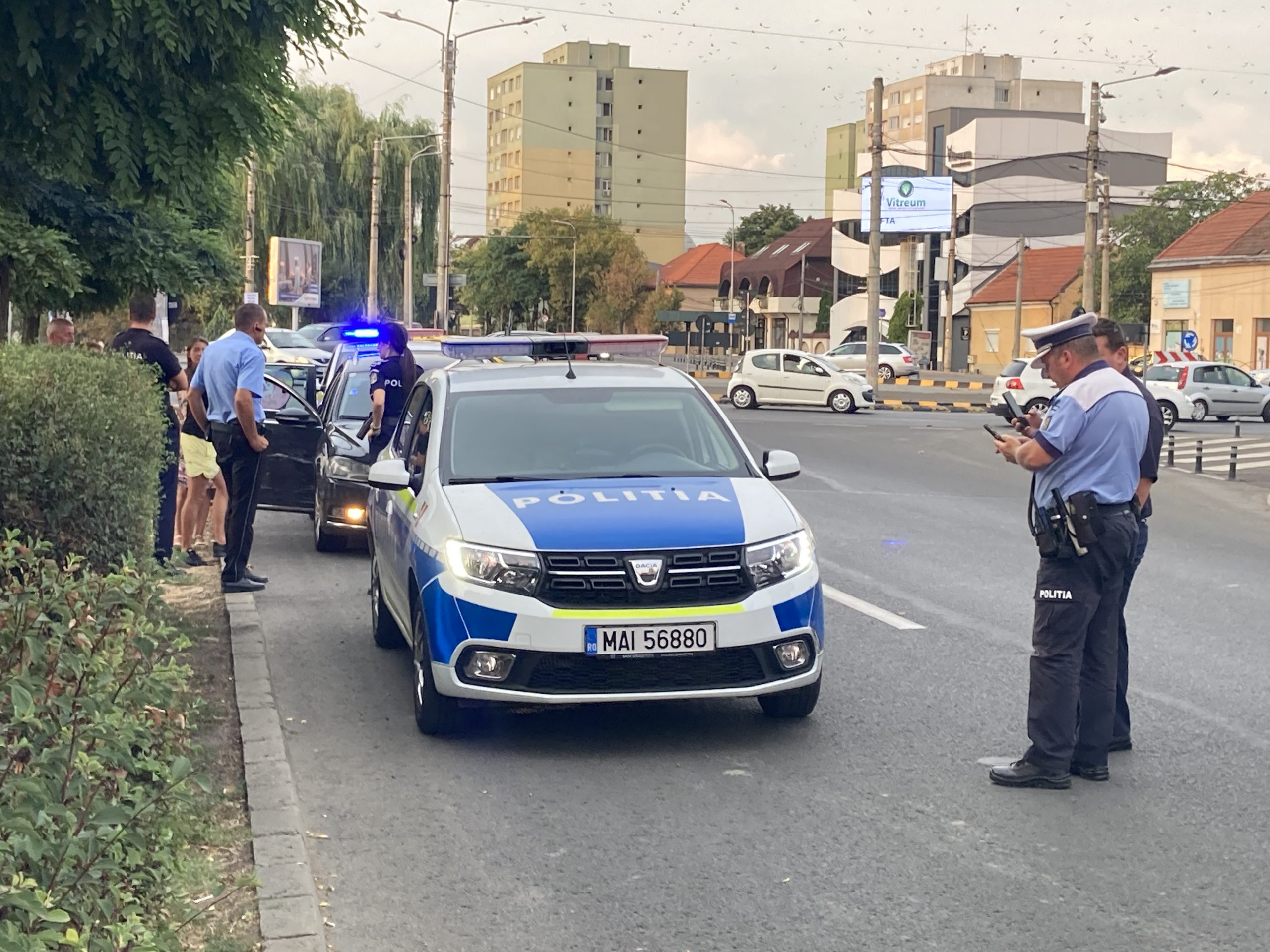 FOTO. Mașină de Poliție în misiune, accidentată în sensul de la Burdea, în Satu Mare