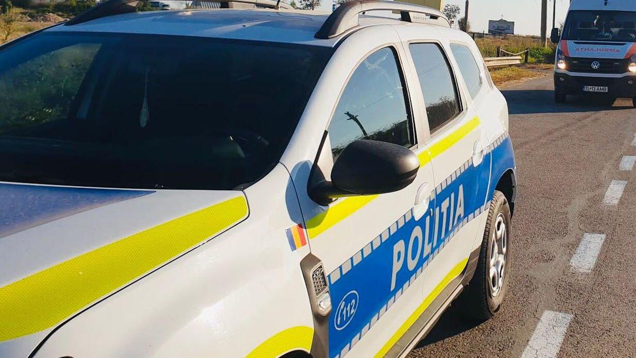 Caz șocant în țară. Au intrat în casa, i-au stropit și le-au dat foc. Printre victime, o fetiță de 10 ani