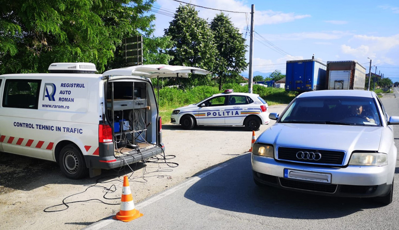 Poliția și RAR cu ochii pe mașinile diasporenilor din Oaș. Zeci de amenzi și cetificate ridicate