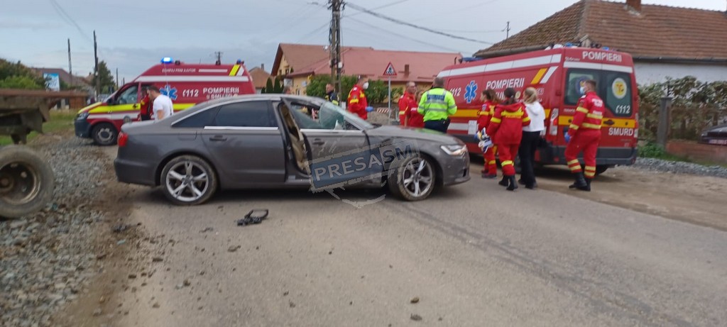 FOTO/VIDEO. Cum s-a petrecut accidentul din Culciu. Pericol de explozie, patru mașini avariate, o sătmăreancă la spital