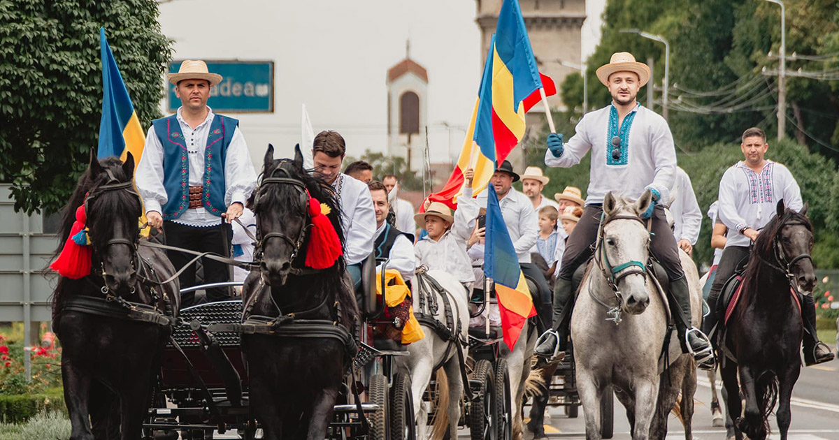 Adrian Cozma, cu inima la satul tradițional: "La mulți ani săteni, la mulți ani satelor românești!"