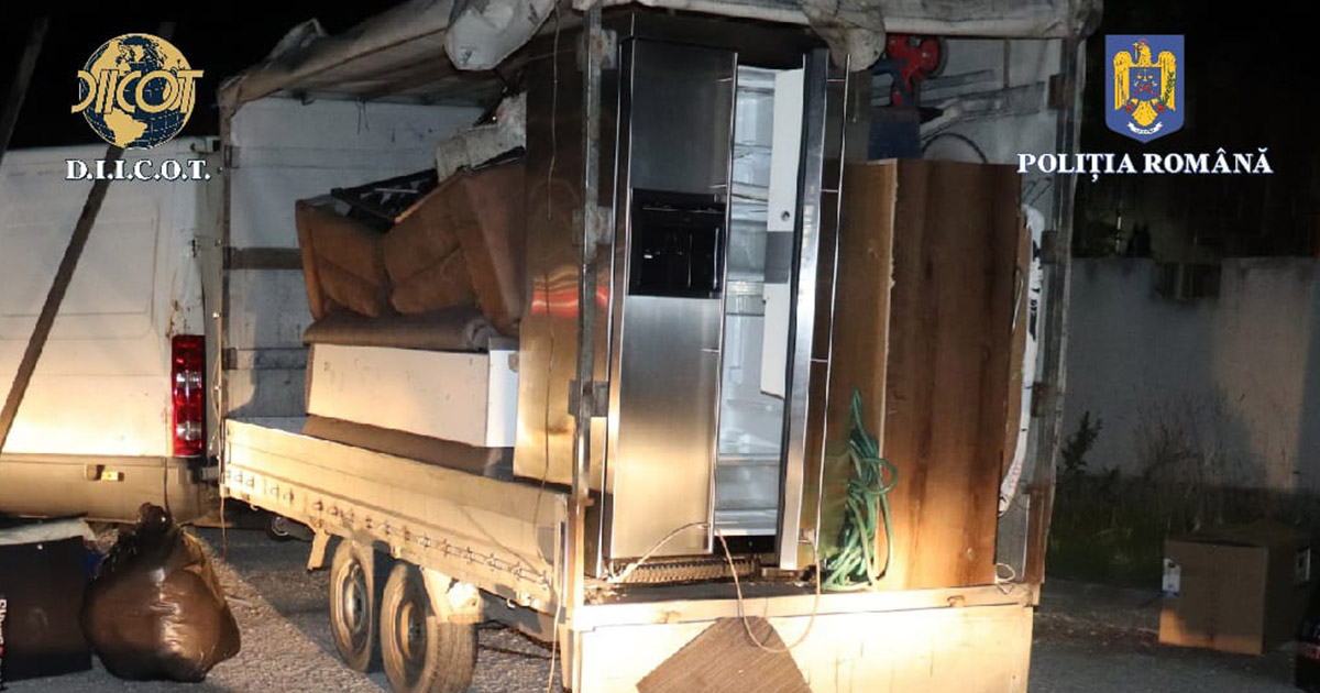 FOTO. Ingeniozitate. Unde au ascuns doi traficanți cocaina și amfetamina