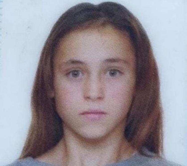 O fată de 16 ani, dată dispărută de familie. Poliția o caută. AȚI VĂZUT-O?