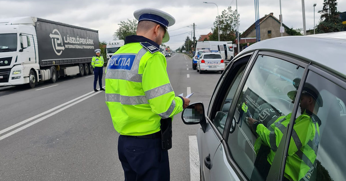 Gestul făcut de mulți șoferi care îi poate lăsa fără permis pentru 30 de zile. Ce alte comportamente sunt considerate agresive în trafic