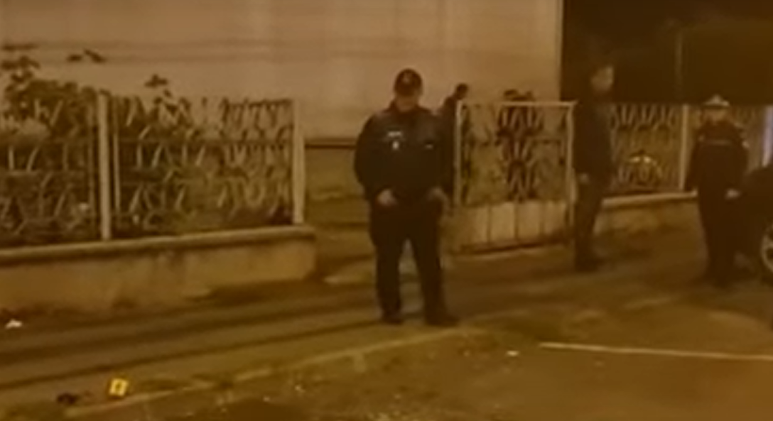 VIDEO. Gelozie absurdă. Un individ l-a împușcat pe un tânăr nevinovat. Fata a scăpat la limită