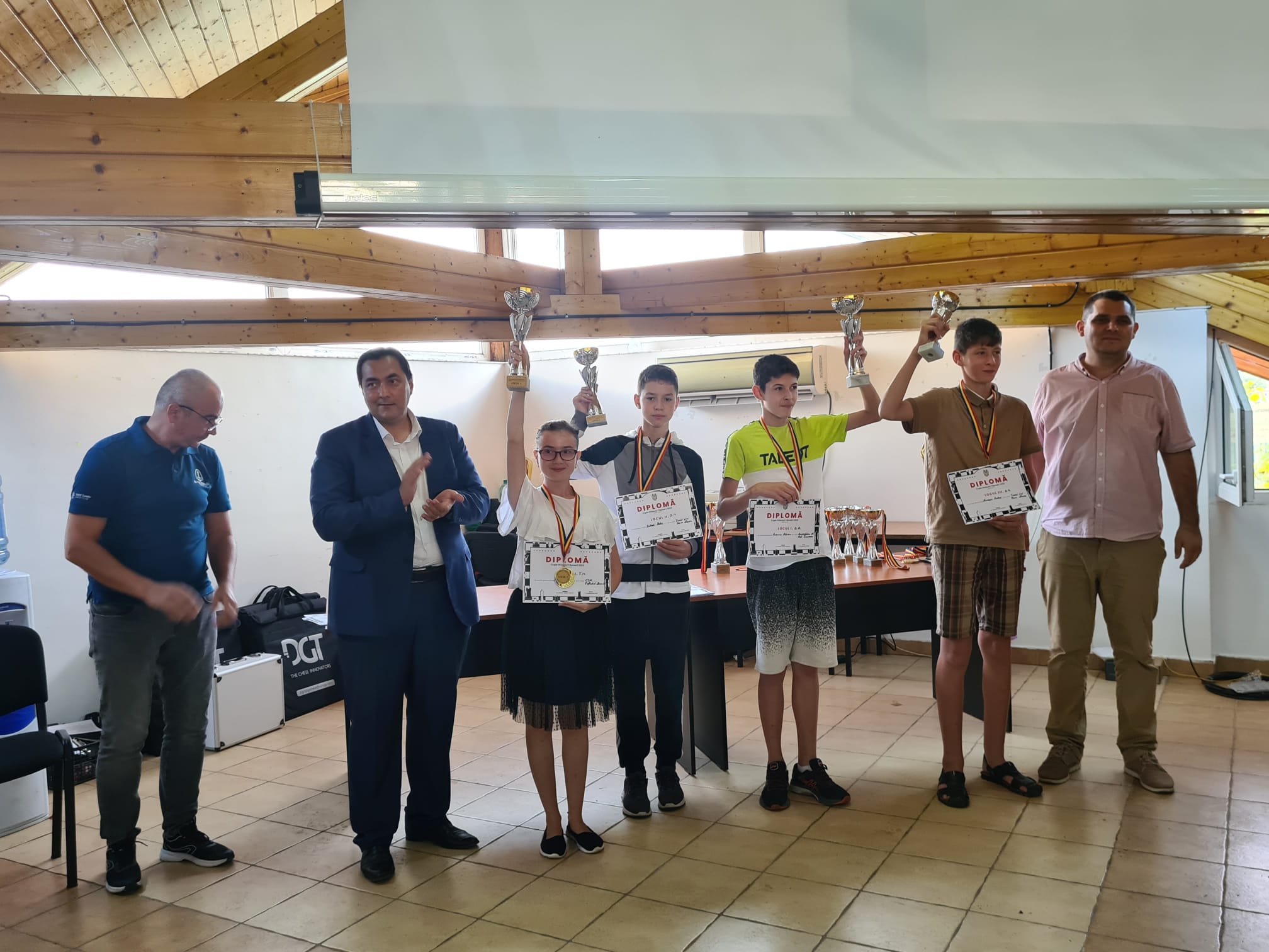 Șahiști din peste 20 de localități au jucat la Cupa Orașului Tășnad. La ștrandul termal