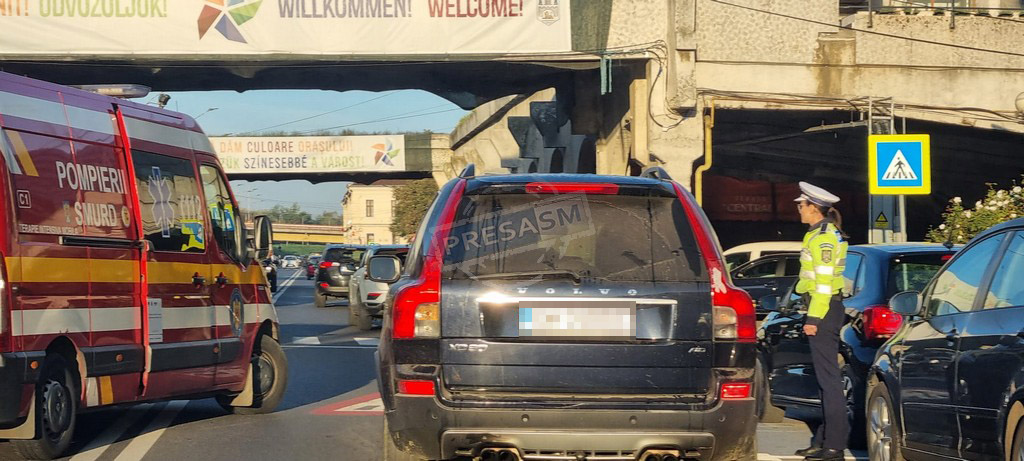 Femeie lovită în plin centrul Sătmarului, pe trecerea de pietoni! Șoferul a mutat mașina