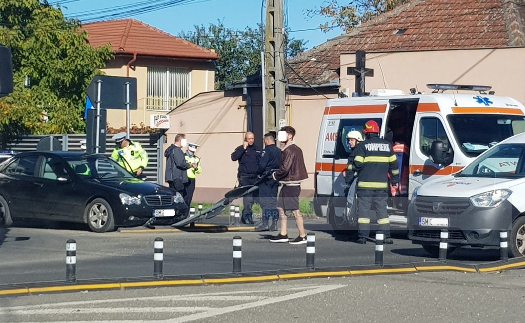 FOTOGALERIE. Accident grav în Satu Mare, bărbat în stop cardio-respirator. Se așteaptă elicopterul SMURD