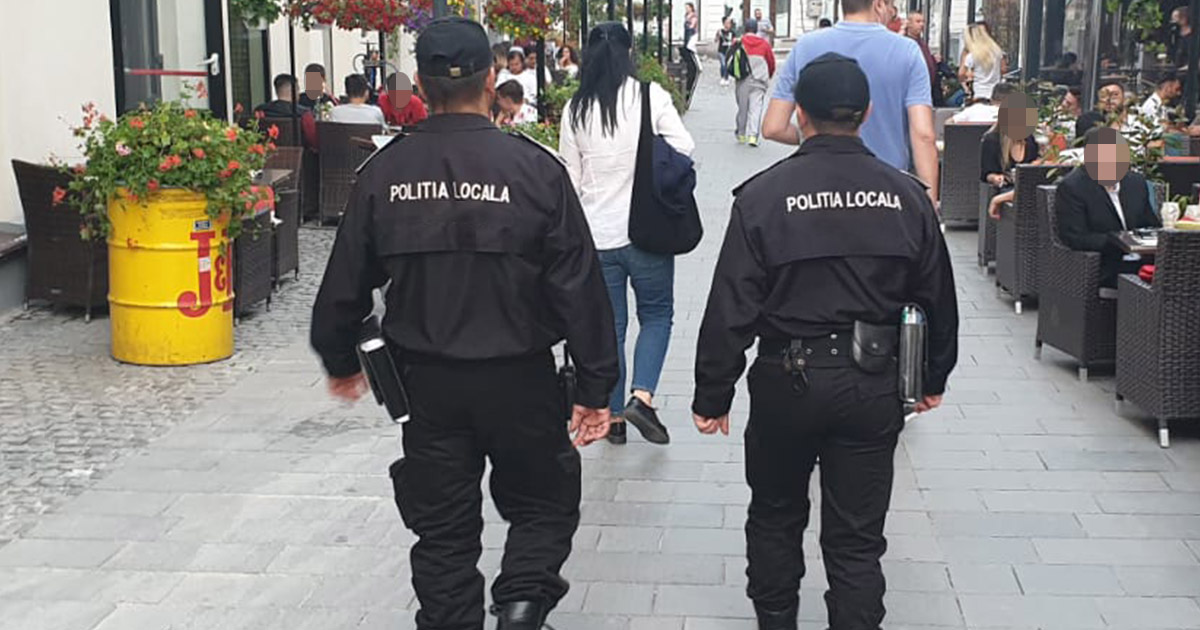 Într-un județ din țară polițiștii locali cer sporuri pentru "febră musculară la degete" și pentru statul pe scaun