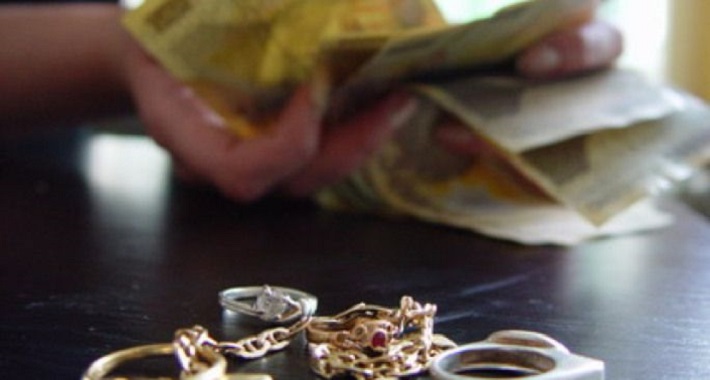 SATU MARE. Angajata unui amanet a dat un tun ca la carte. A ”îndatorat” zeci de persoane