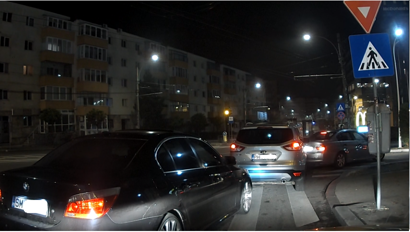 FOTO. Un sătmărean cu BMW i-a enervat pe clujeni: ”Scruma pe jos, a blocat intrarea, s-a băgat în față”