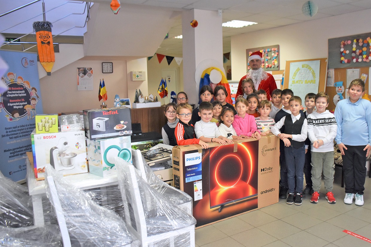 FOTO. Un sătmărean a dat sărmanilor tot ce a câștigat! Donație uriașă în Satu Mare