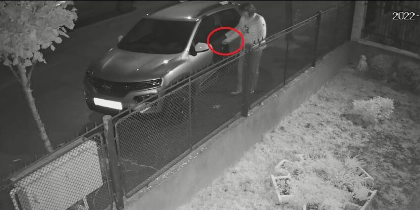 Răzbunare cu cheia. O sătmăreancă i-a zgâriat mașina unui bărbat. Poliția a ”premiat-o”