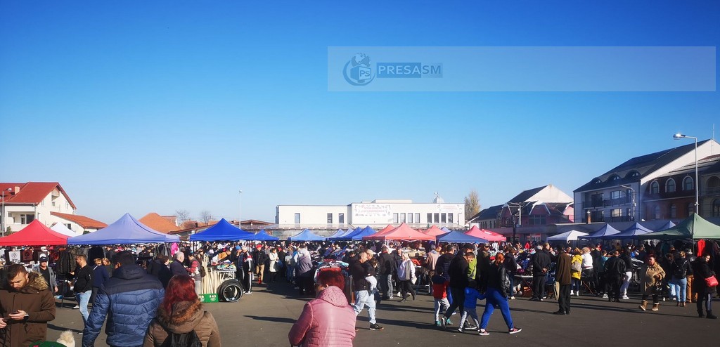 FOTOGALERIE. Sătmărenii au luat cu asalt Piața de Vechituri. A fost o aglomerație uriașă