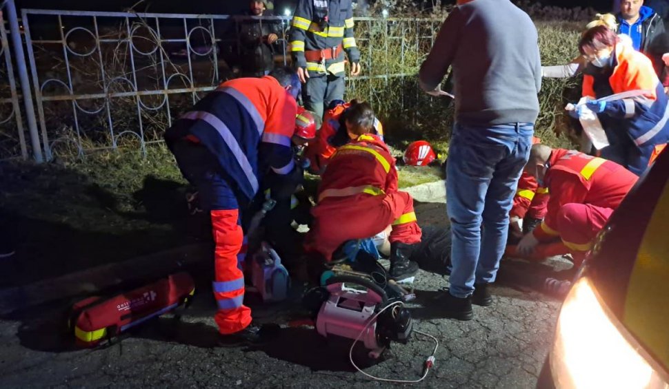 FOTO. Accident mortal! Șase copii au fost spulberați de o mașină pe trecerea de pietoni. Șoferul consumase alcool