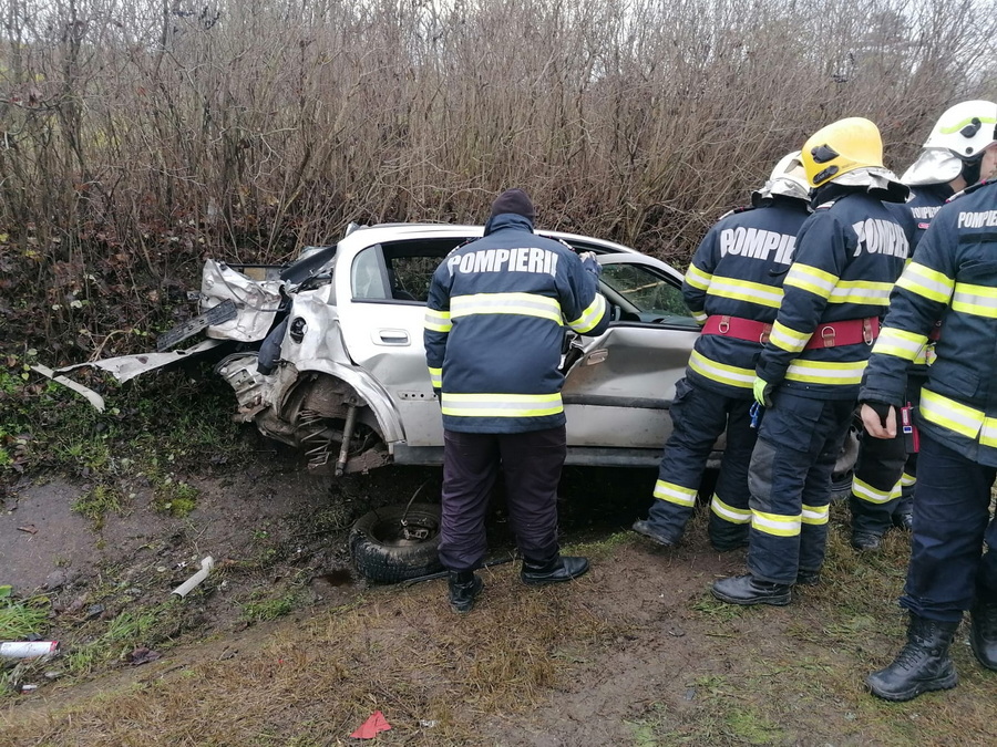 Accident grav, cu două victime, produs de o șoferiță, în județul Satu Mare