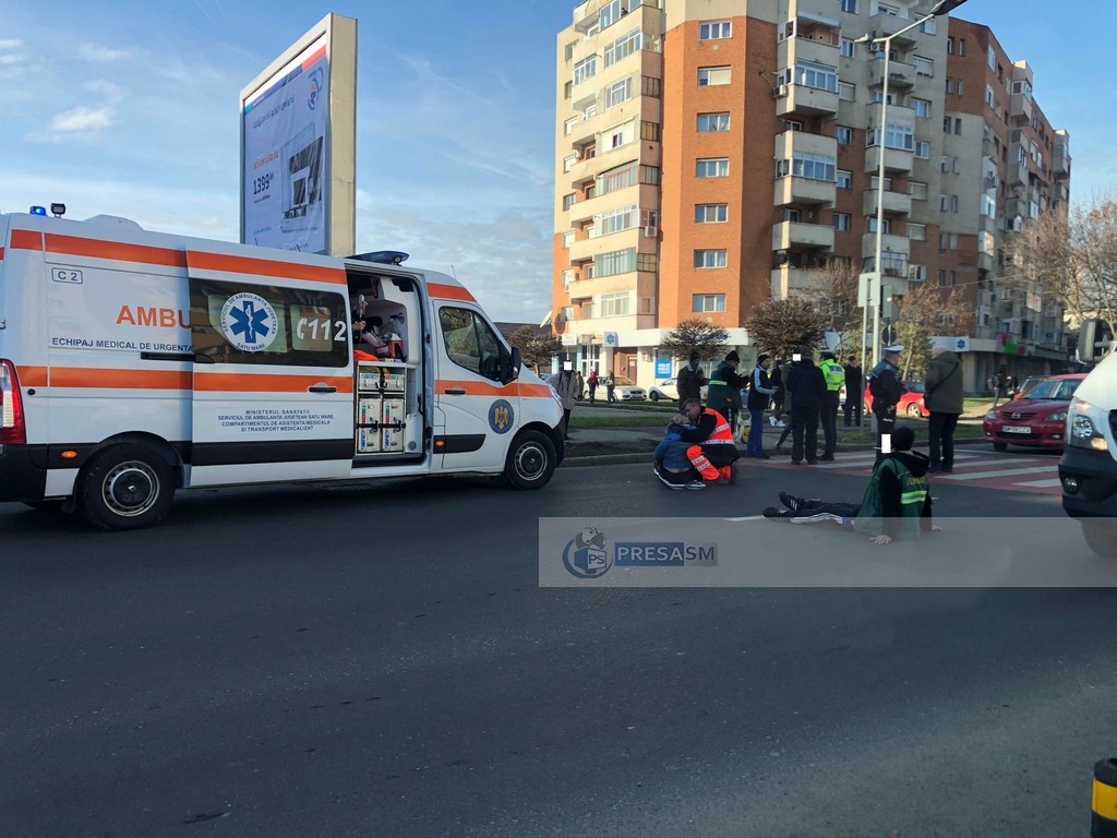 FOTO. Un șofer beat a lovit în plin doi pietoni pe ”zebră” în municipiul Satu Mare