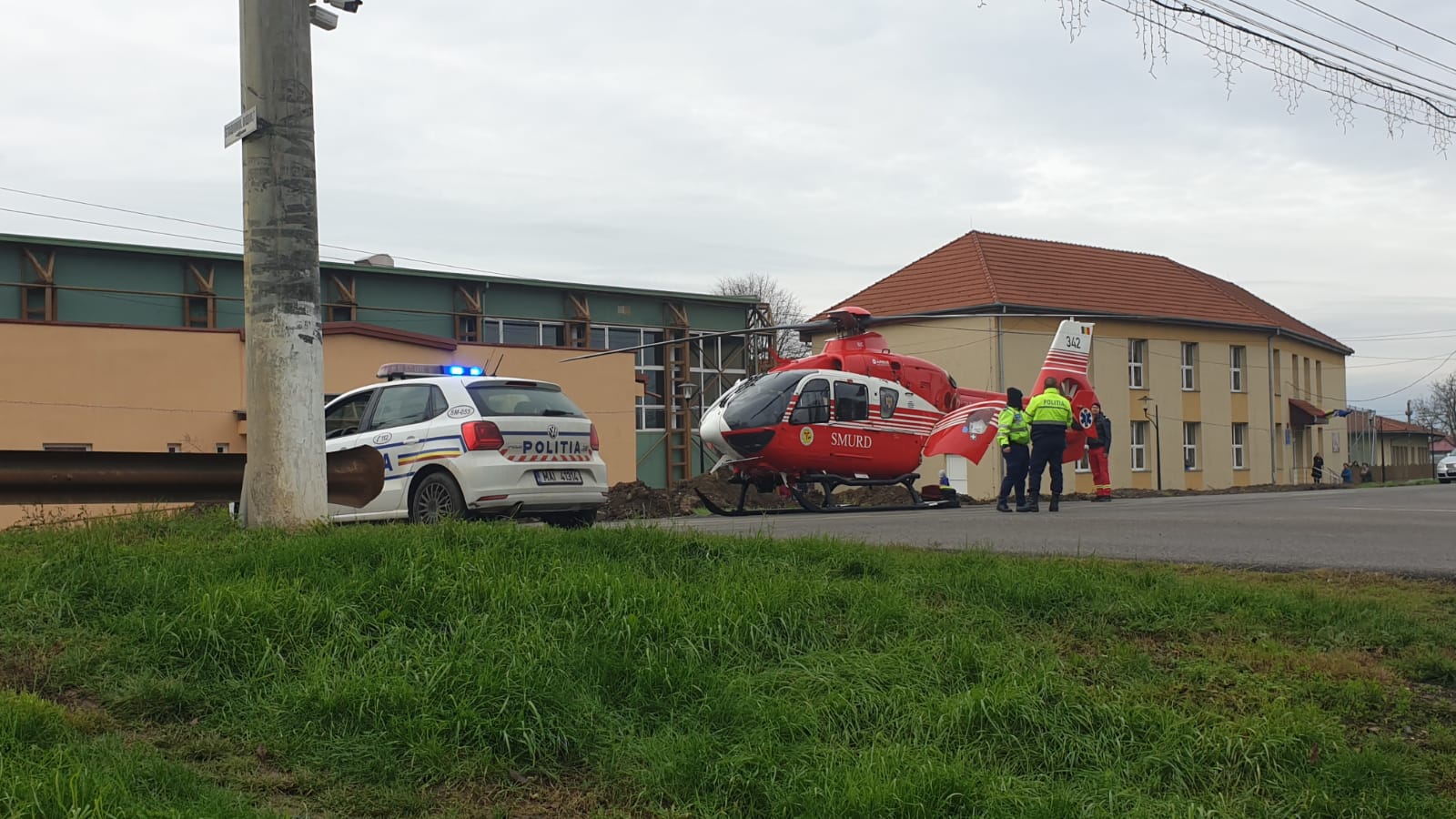 Copil (10 ani) decedat în condiții dramatice. A căzut de la înălțime, de pe un utilaj în mișcare, în județul vecin