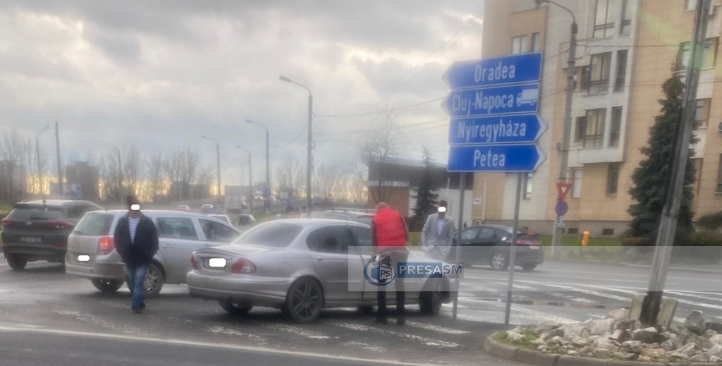 FOTO. Ziua și accidentul în sensul fără sens din municipiul Satu Mare