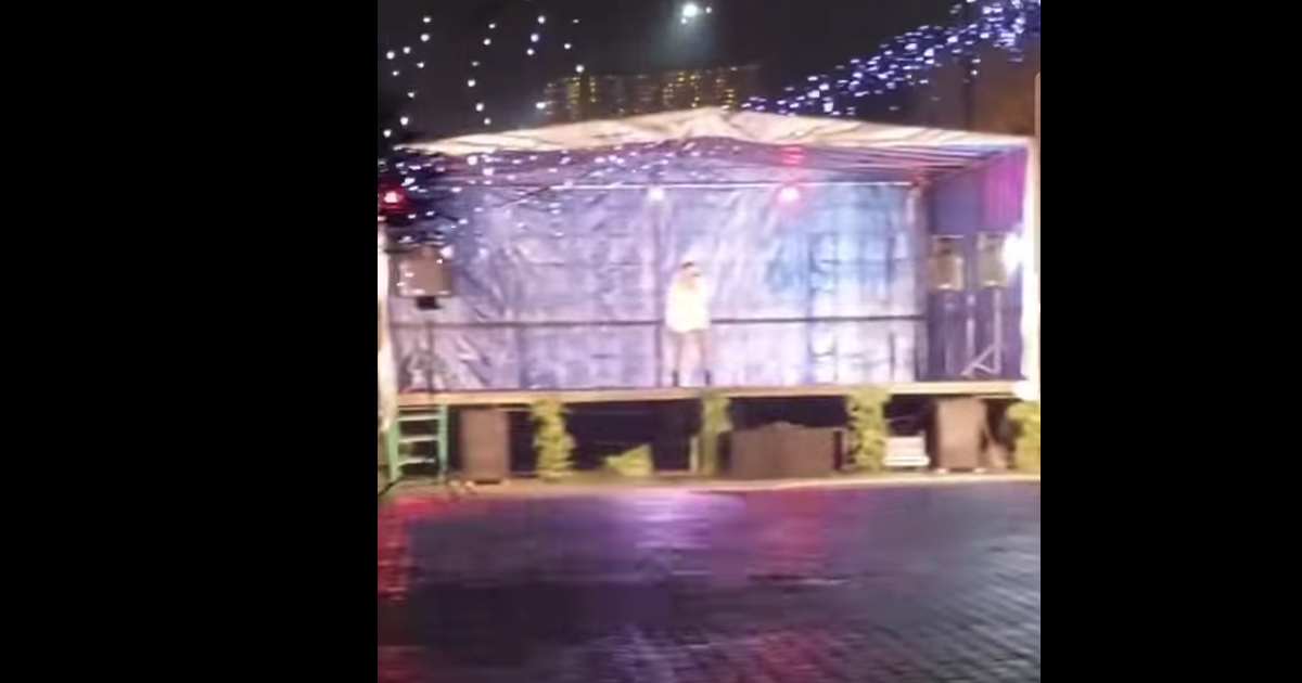 VIDEO. ”Concert” viral într-un oraș din țară: „Toate mâinile sus!”. Niciun spectator în fața scenei