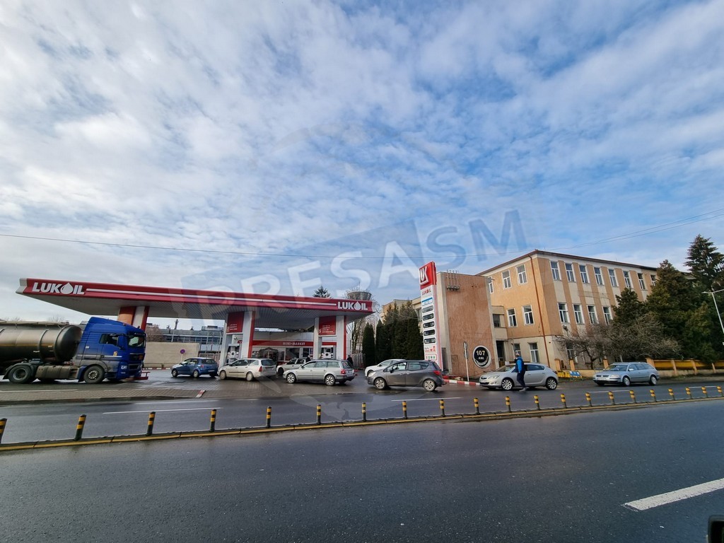 LISTĂ. Prețurile carburanților în Satu Mare, astăzi: diferențe mici între stații, dar niveluri ridicate