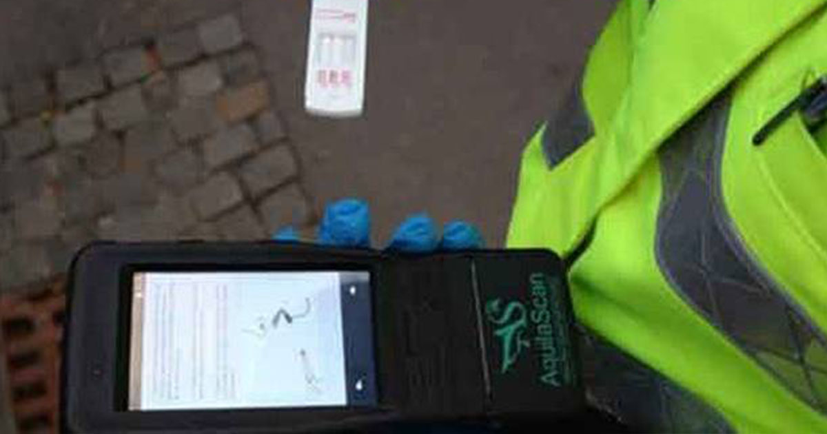 Tânărul șofer a fost tras pe dreapta pe podul Golescu. Polițiștii spun că s-ar fi urcat drogat la volan