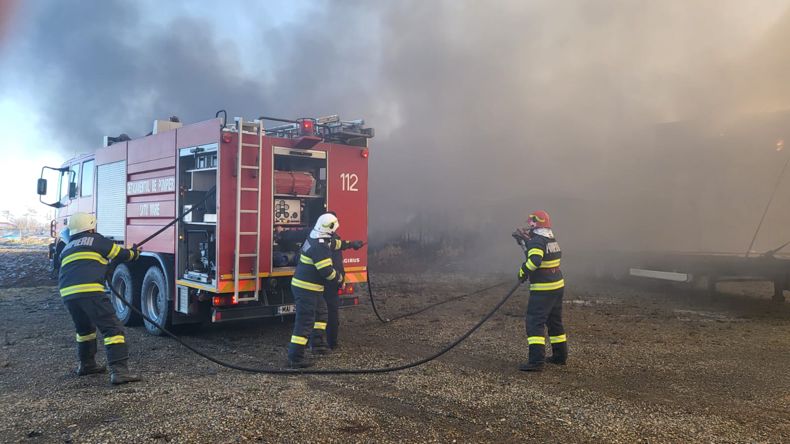 Explozie urmată de incendiu în județul Satu Mare. Cel puțin o victimă