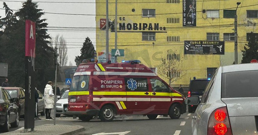 Bătaie în parcarea unui mall de pe Drumul Careiului. Un agent de pază a intervenit salvator