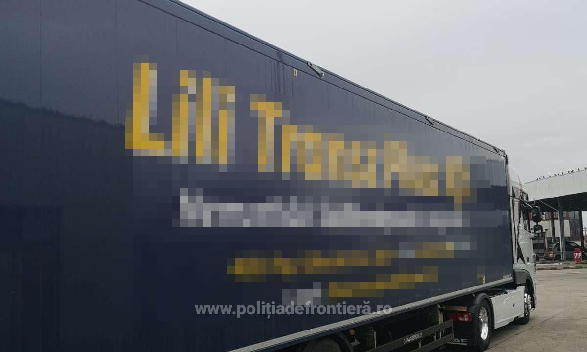 FOTO. TIR-uri din Ungaria, interzise să intre în România, cu destinația Satu Mare